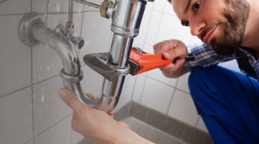 Expert burst pipe repair services in Le Mars, IA